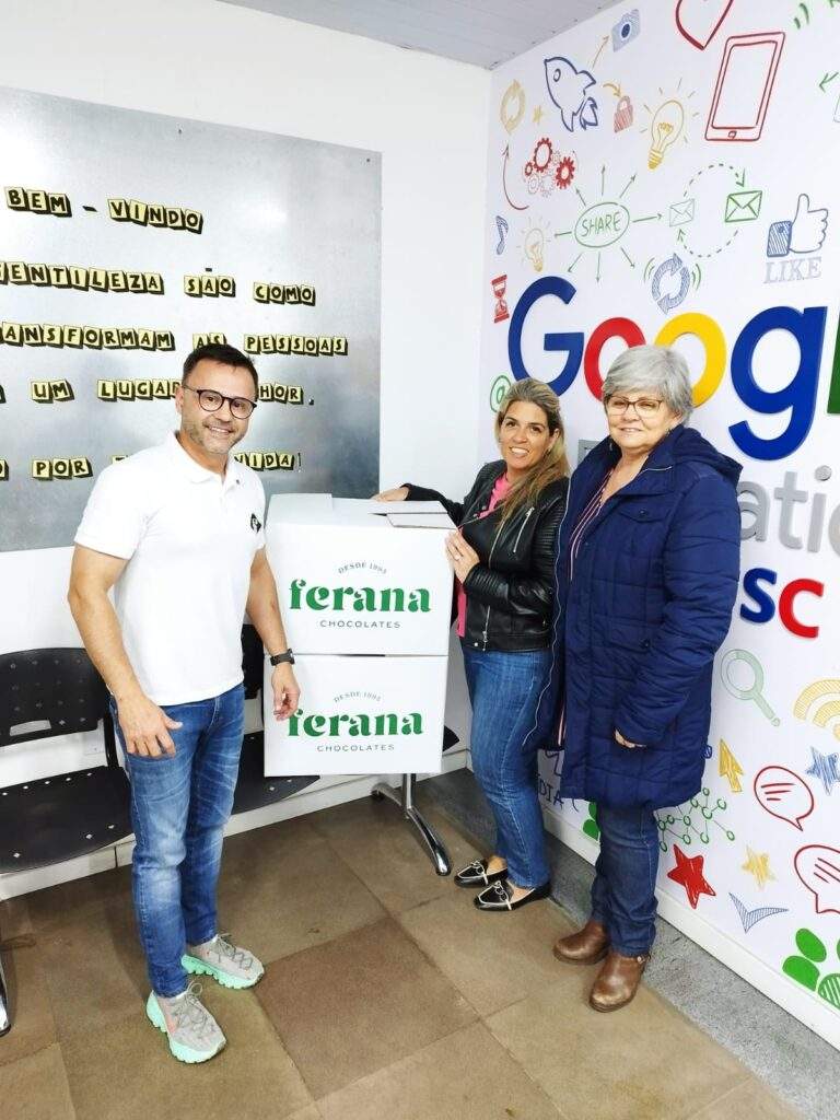 Ferana Chocolates doou 1280 trufas a todos os professores da rede municipal e estadual da cidade de Timbó