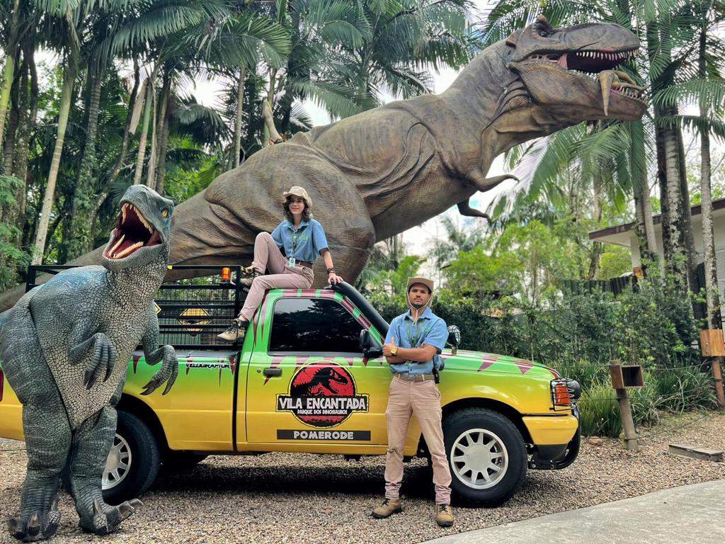 Parque com dinossauros T-Rex Park deixa a ciência de lado e