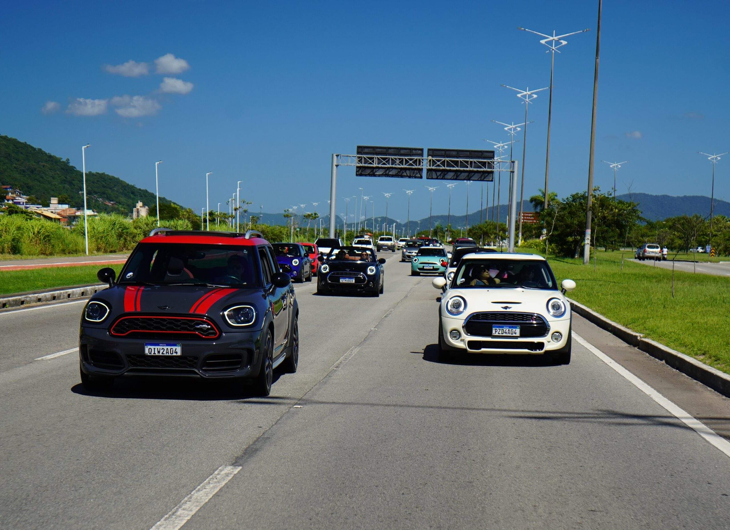 Apaixonados por Mini em SC se encontram no Porto Belo Outlet Premium neste sábado