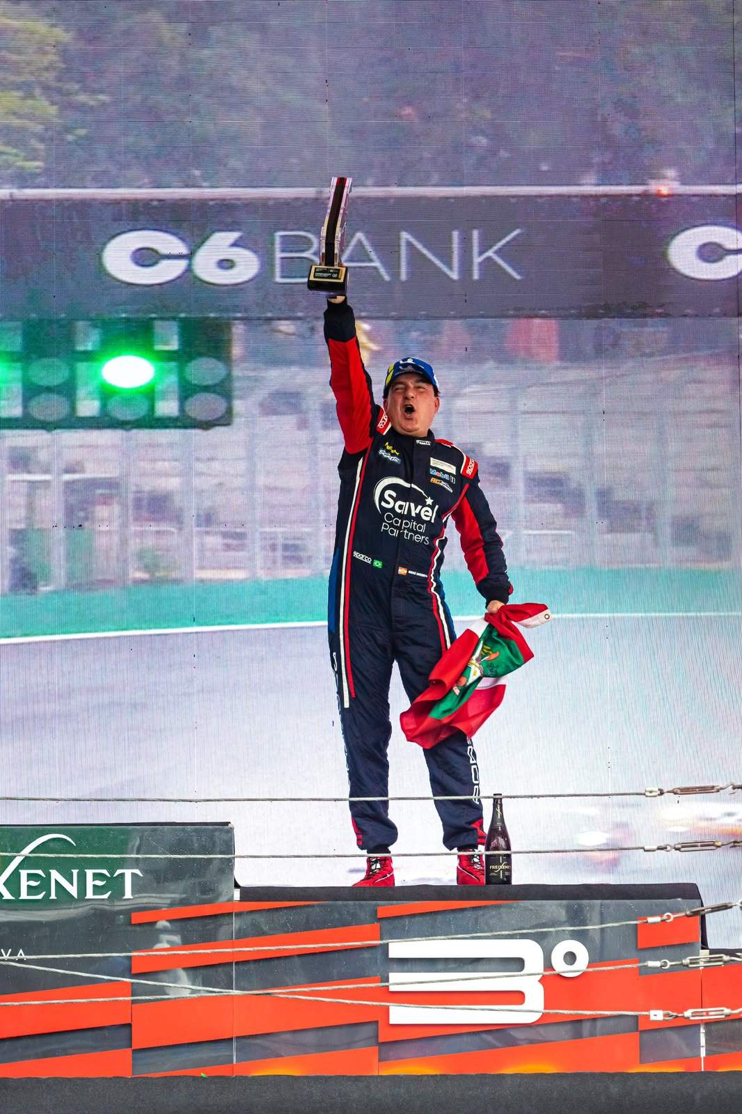 André Gaidzinski chega à decisão da Porsche Cup na briga pelo título da Master